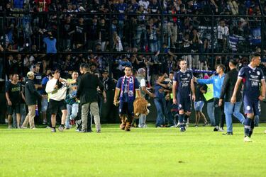 At least 174 killed after stampede at Indonesian soccer match