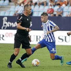 El Mirandés, con mucha polémica, pesca de La Rosaleda el punto de rigor