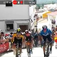 El épico final de etapa entre Roglic y Mas