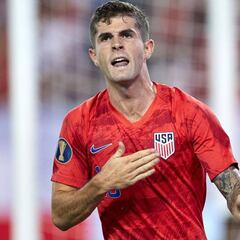 Pulisic refers to Zlatan as he answers who's better him or Hirving Lozano