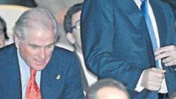 <b>CONDENADOS A ENTENDERSE. </b>Calderón y Torres podrían hablar aún por el fichaje de Alexis.