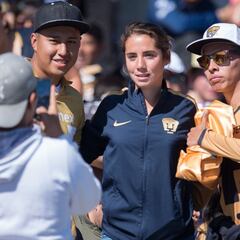 La pasión y el color de la afición en el Clásico Capitalino