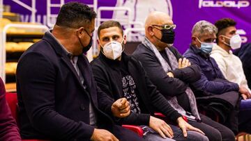 Ronaldo y Weissman departieron en el partido del Real Valladolid de baloncesto.