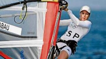 <b>UN POCO DE VIENTO. </b>Marina Alabau necesita que suba el viento de Qingdao para ganar opciones.