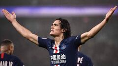 Cavani jugando con el PSG