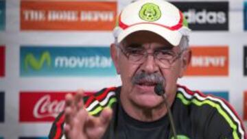 Ricardo ferretti en conferencia de prensa.