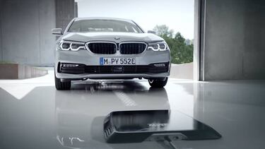 BMW muestra su plataforma de recarga sin cables para vehículos eléctricos