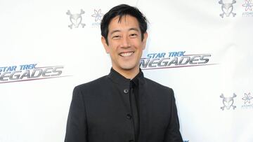 El actor Grant Imahara asiste al estreno de &quot;Star Trek: Renegades&quot; celebrada en Crest Westwood el 1 de agosto de 2015 en Westwood, California.