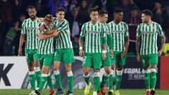 Soccer Football - Europa League - Group Stage - Group F - Real Betis v Olympiacos - Estadio Benito Villamarin, Seville, Spain - November 29, 2018  Real Betis&#039; Sergio Canales celebrates with team mates after scoring their first goal   REUTERS/Marcelo Del Pozo