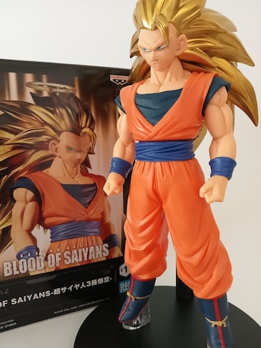 Así es la espectacular evolución de Goku en dos figuras que alcanzan el temible Super Saiyan 3
