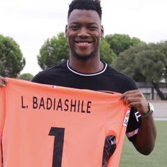 El hermano de Badiashile, en el radar del Real Madrid, firma por Las Rozas de Helguera