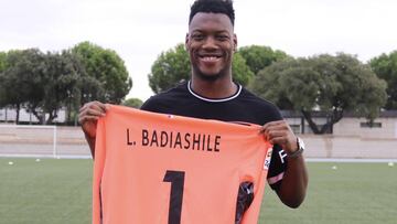 El hermano de Badiashile, en el radar del Real Madrid, firma por Las Rozas de Helguera