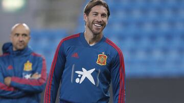 Sergio Ramos se queda para hacer grupo con España