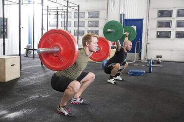 Los tres ejercicios básicos que debes hacer para ponerte fuerte