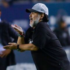 Diego Maradona dirigirá a un colombiano en Gimanasia