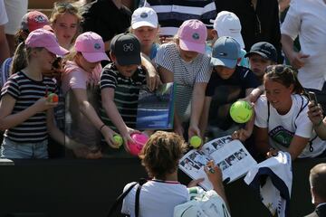 Firmando Alexander Zverev. 