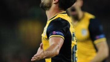 Diego celebra el gol que marcó contra el Barcelona en Champions.