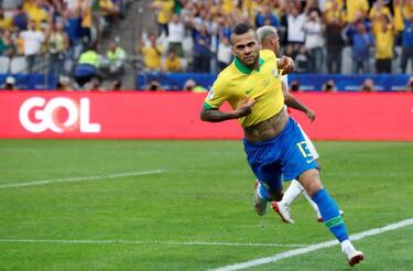 Alves angles for Barça return