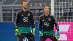 Manuel Neuer y Marc-André ter Stegen, durante un entrenamiento con la selección alemana.