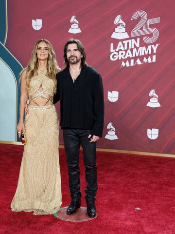 Juanes y Karen Martinez.