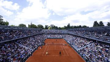 Stefanos y Petros Tsitsipas, en acción contra Marcelo Arevalo y Mate Pavic en Roland Garros.