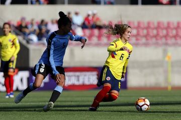 El equipo colombiano venció 7-0 a Uruguay en el debut en la Copa América Femenina con póquer de Catalina Usme y goles de Yoreli Rincón, Daniela Montoya e Isabella Echeverri.