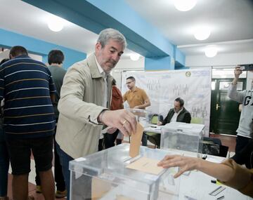 Fernando Clavijo en las elecciones generales. Twitter.