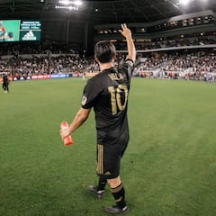 Carlos Vela destaca en el equipo de la semana del FIFA 18