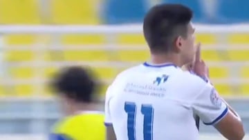 La gran volea de Pavez para anotar tras pivoteo de Negredo