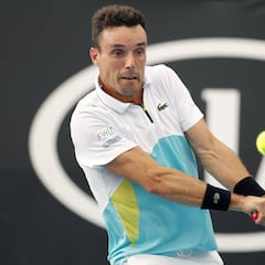 Bautista gana a Mmoh para seguir con su racha invencible