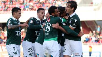 Futbol, La Serena vs Wanderers. 
 Vigesimo cuarta fecha Campeonato Loto 2018 primera B, el jugador de Wanderers Enzo Gutierrez celebra el gol, durante el partido jugado en el estadio La Portada. 
 La Serena, Chile. 
 24/09/2018
 Hernan Contreras/Photosport