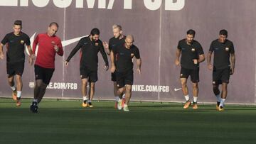 El Bar&ccedil;a se entren&oacute; con buen tiempo despu&eacute;s de dos d&iacute;as de lluvias continuas en la Ciudad Condal. Alba no estuvo.