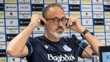 El entrenador de la Real Sociedad, Pellegrino Matarazzo, comparece ante la prensa. EFE/Javier Etxezarreta