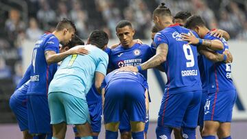 La alineación oficial de Cruz Azul para enfrentar a Pumas