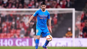 Carlos Soler of Valencia CF in action during the match of Copa del Rey, between Athletic Club and Valencia CF at San Mames on 10 of February, 2022 in Bilbao, Spain.
 AFP7 
 10/02/2022 ONLY FOR USE IN SPAIN