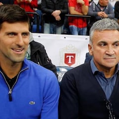 El padre de Djokovic, sobre Federer: "Que se dedique a otras cosas"