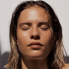 ¿Qué es el ácido hialurónico y para qué sirve un sérum con vitamina C?