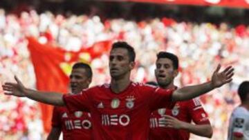 El Benfica golea al colista y puede proclamarse campeón