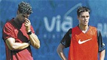 <b>LA SOLUCIÓN</B>. El canterano Óscar López es la principal alternativa de Frank Rijkaard.
