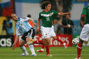 Con 20 años Ricardo Antonio La Volpe lo convocó para el Mundial del 2006 donde jugó ante Argentina. El mediocampista ya cuenta con más de 150 partidos en Selección Mexicana y hoy es el capitán del equipo de Martino. Su regularidad  y liderazgo en el fútbol europeo lo ha convertido en uno de los futbolistas más importantes del balompié mexicano. El 'Principito' ya lleva cuatro mundiales con el tricolor.