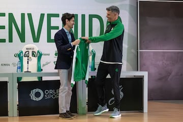 Alejandro Irarragorri Kalb President of Santos and  Fernando Ortiz during the presentation of new head coach of the Santos Team as part of the Torneo Clausura 2025 of the Liga BBVA MX, at Orlegui Auditorium of the TSM Stadium, on November 29, 2024, Torreon, Coahuila, Mexico