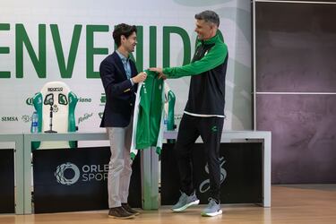 Santos presenta oficialmente a Fernando 'Tano' Ortiz como su nuevo estratega