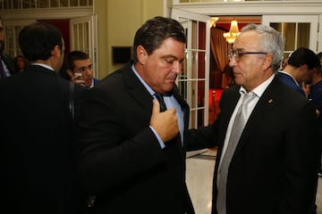Joaquín Maroto, Corresponsal Internacional de As, tuvo una amena charla con Alejandro Blanco, presidente del Comité Olímpico Español. Ambos
dialogaron durante varios minutos.
