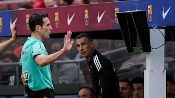 VAR controversy returns as the numbers reveal a gap between perception and reality in how decisions have shaped LaLiga’s biggest clubs.