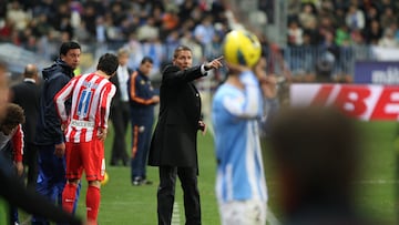 Simeone, durante su primer partido como entrenador del Atl¨¦tico ante el M¨¢laga.