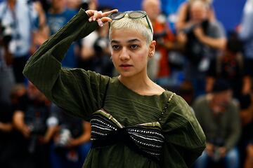 Sadaf Asgari durante la alfombra roja del Festival de Cannes 2023.