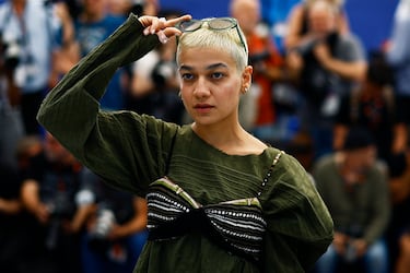Sadaf Asgari durante la alfombra roja del Festival de Cannes 2023.