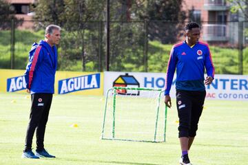 Jefferson Lerma, Yerry Mina y Edwin Cardona trabajaron en la sede deportiva de la Federación Colombiana de Fútbol con Carlos Queiroz y los profesores Hugo Pereira y Océano Cruz en la primera práctica de cara a la Copa América. 