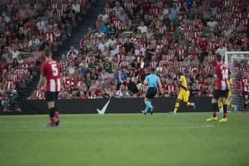 El delantero del Athletic Club enganchó esta tijera en el minuto 88 de partido la cual sirvió para que el conjunto vasco se llevara la victoria ante el Barcelona. 