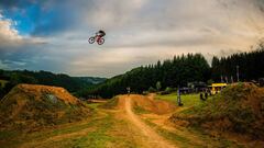 Loosefest: saltos de 30 metros a 70km/h en Mountain Bike